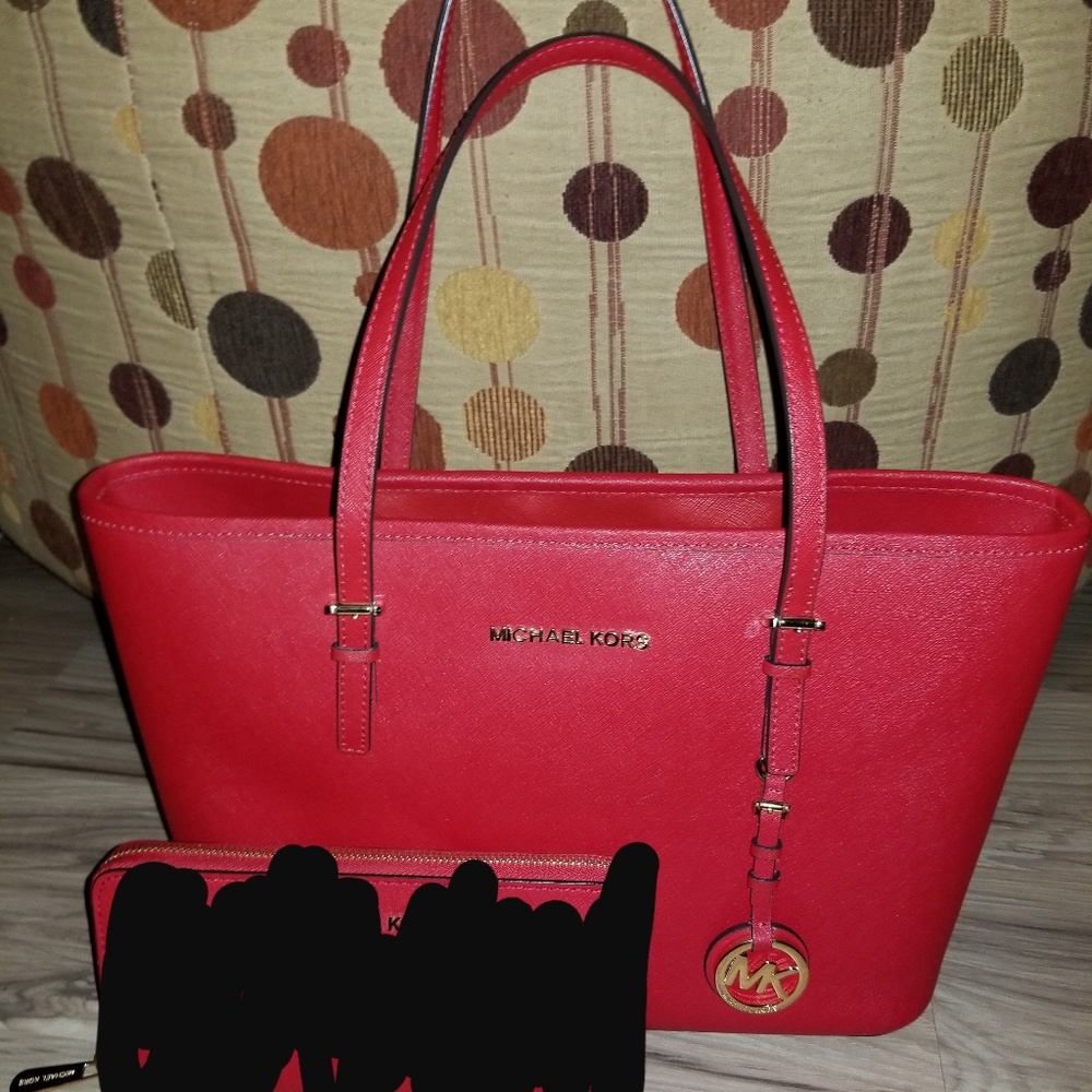 NWOT MK Purse.. Wallet NOT Included